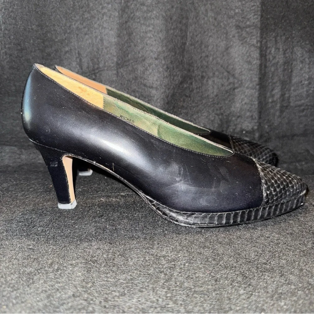 New Vintage Gloria Vanderbilt Size 6.5 Wicked Heels Shoes Black Texture Cap Toe